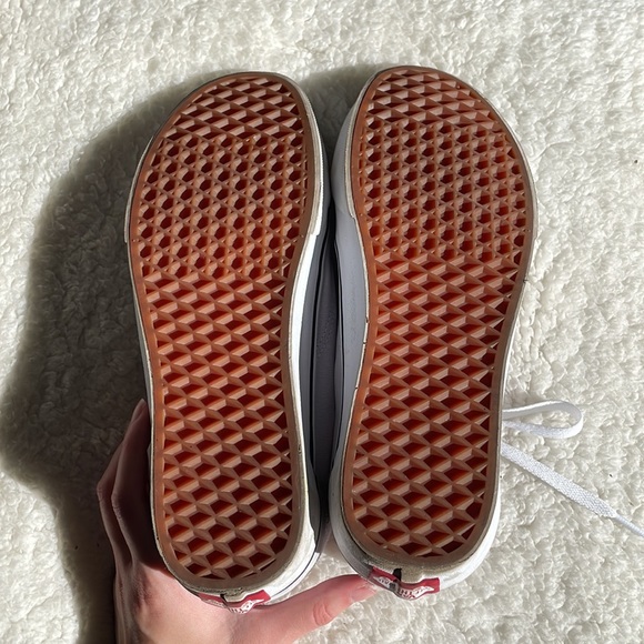 Vans - Picture 3 of 6